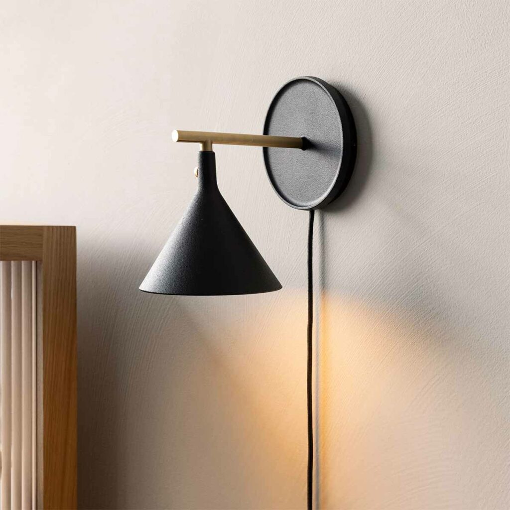 audo cast sconce wall lamp black envir 3