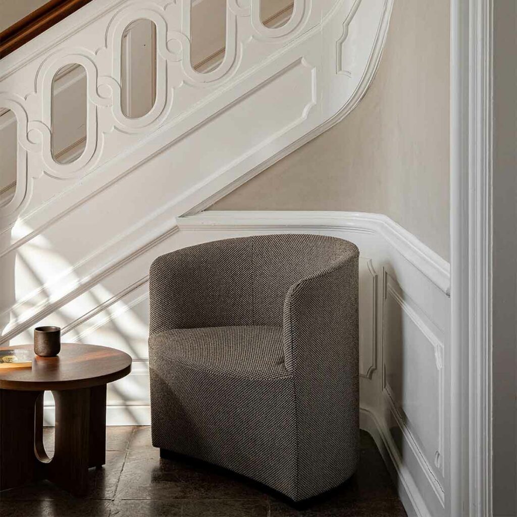 audo tearoom lounge chair envir 1