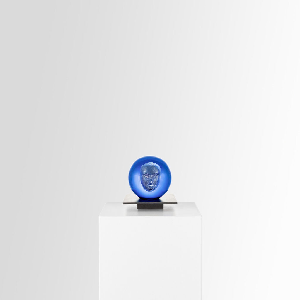 kosta boda bv ac20 headman blue 2